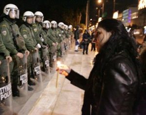 Velas en memoria de Alexis, joven de 16 años asesinado por la policía